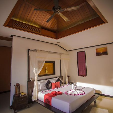 The Iris Pool Villa Rawai Phòng bức ảnh