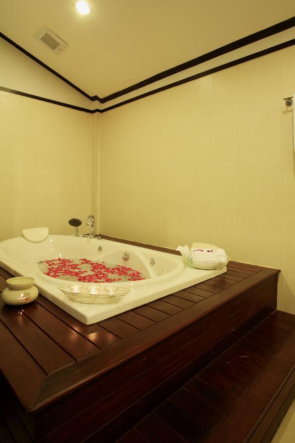 The Iris Pool Villa Rawai Phòng bức ảnh