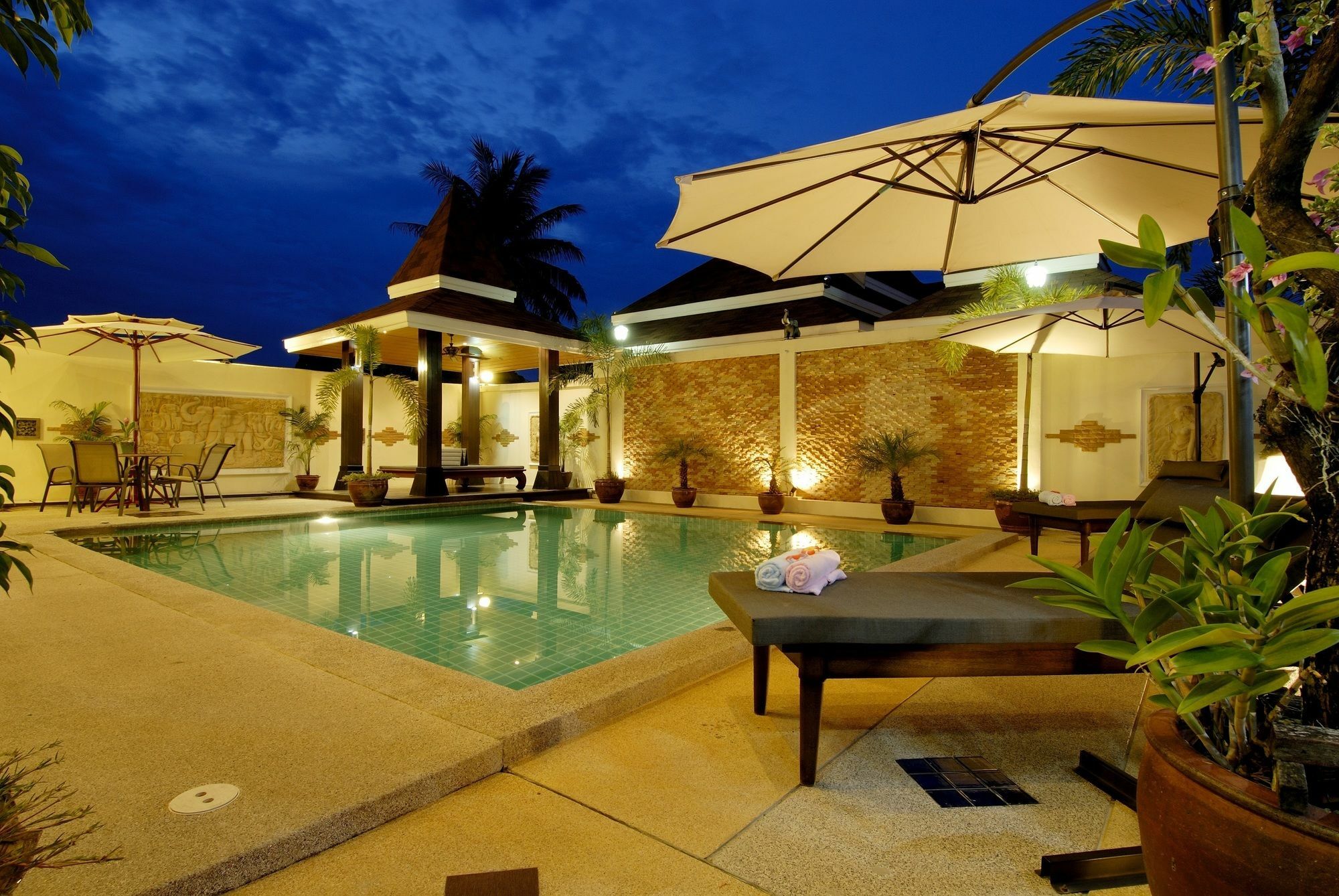 The Iris Pool Villa Rawai Ngoại thất bức ảnh